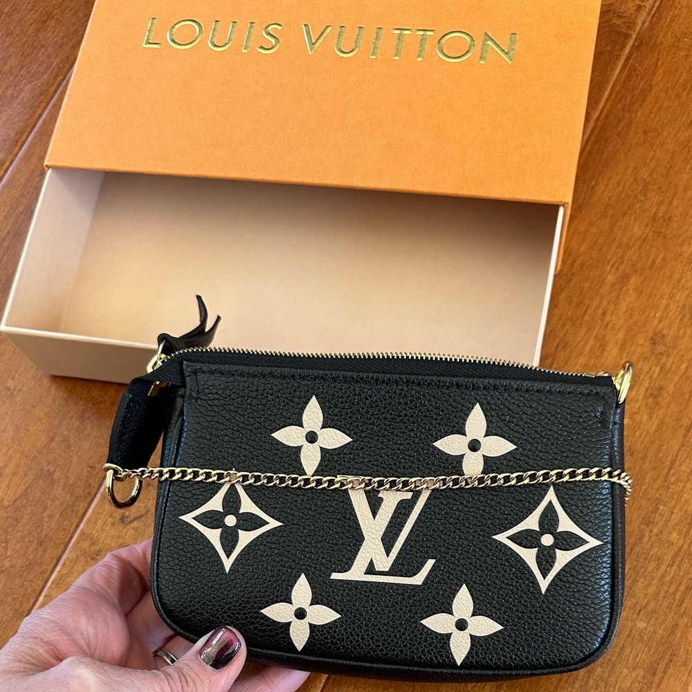 Louis Vuitton Empreinte Monogram Giant Mini Pochette Accessories Black - Picture 10 of 14